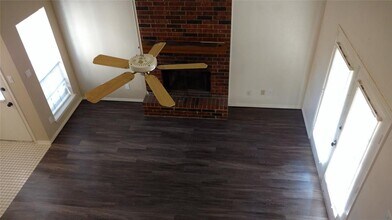 2813 Shady Grove Dr in Bedford, TX - Building Photo - Building Photo