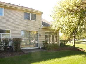 801 S Addison Ave in Lombard, IL - Building Photo - Building Photo