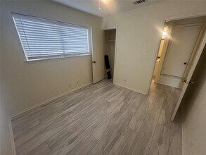 807 Lloyd Ln in Elgin, TX - Building Photo - Building Photo