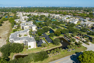 Camino Real Village in Boca Raton, FL - Foto de edificio - Building Photo