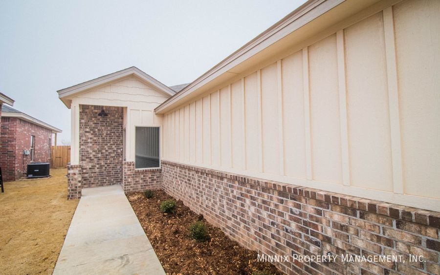 2017 102nd St in Lubbock, TX - Building Photo