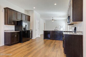 136 Lightbourne Dr in Lafayette, LA - Building Photo - Building Photo