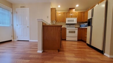 209 E 18th Ave in Ellensburg, WA - Foto de edificio - Building Photo