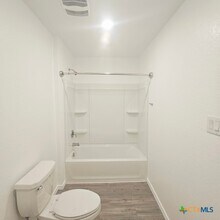 175 Wolf Crest Blvd in Seguin, TX - Building Photo - Building Photo