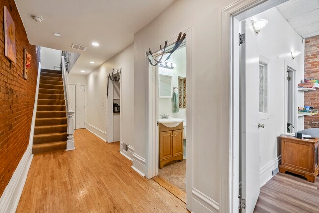 2120 E Carson St in Pittsburgh, PA - Building Photo - Building Photo