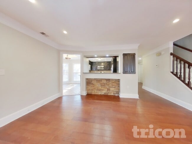 1050 Swan Mill Ct in Suwanee, GA - Building Photo - Building Photo