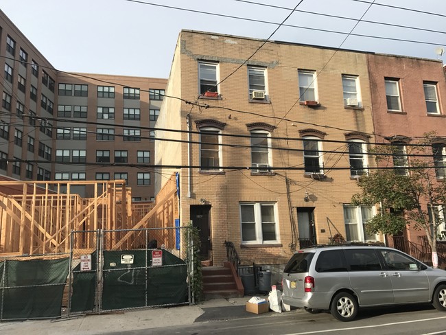 218 1/2 York Street in Jersey City, NJ - Building Photo - Other