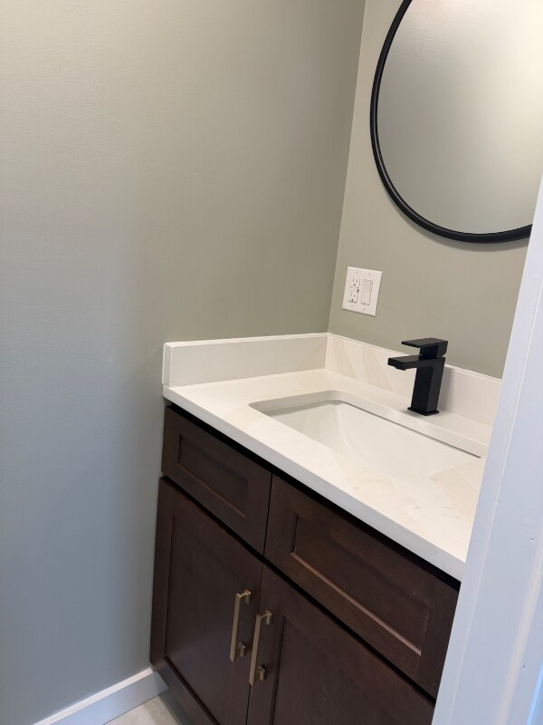 577 English St in Bristol, TN - Foto de edificio - Building Photo