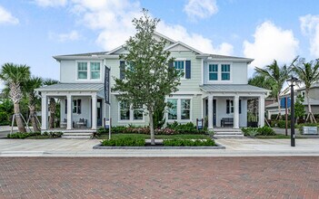823 SW Pr Ave in Palm City, FL - Building Photo - Building Photo