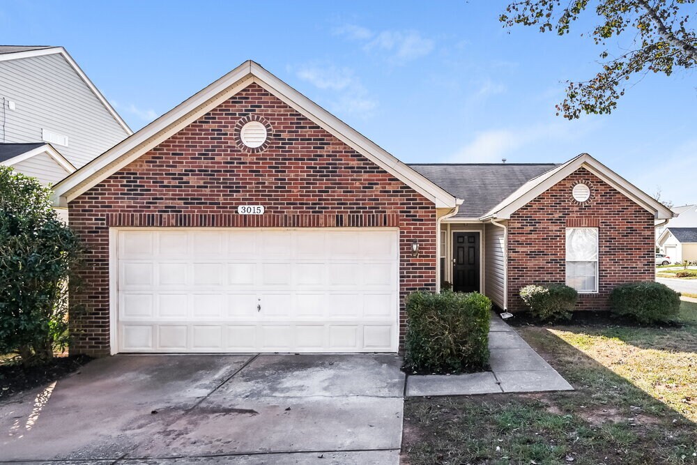 3015 Mallard Forest Dr in Charlotte, NC - Foto de edificio