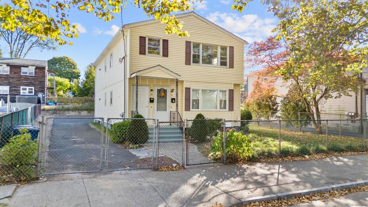 19 Main St in New Haven, CT - Building Photo