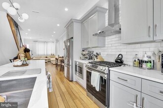 2604 Reed St in Philadelphia, PA - Building Photo - Building Photo