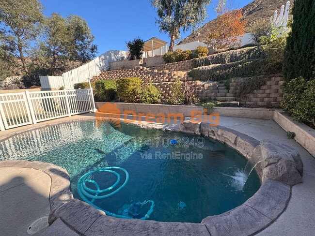 12025 Weeping Willow Ln in Fontana, CA - Building Photo - Building Photo