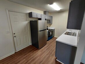 2713 Oak Park Ct in Tallahassee, FL - Building Photo - Building Photo