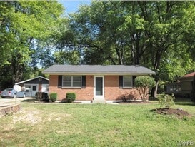 120 Dean Ave in O'Fallon, IL - Building Photo