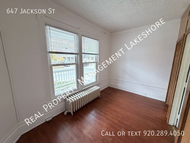 647 Jackson St in Oshkosh, WI - Building Photo - Building Photo