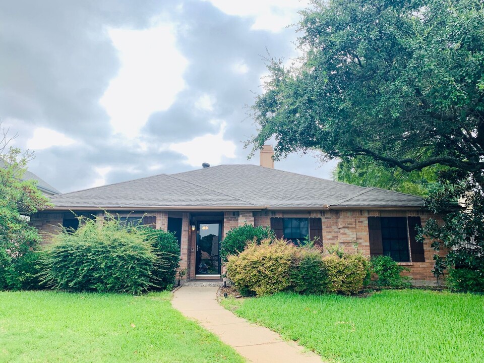 6908 Wesson Dr in Plano, TX - Building Photo