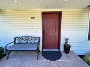 1125 Fruitland Dr in Bellingham, WA - Building Photo - Building Photo