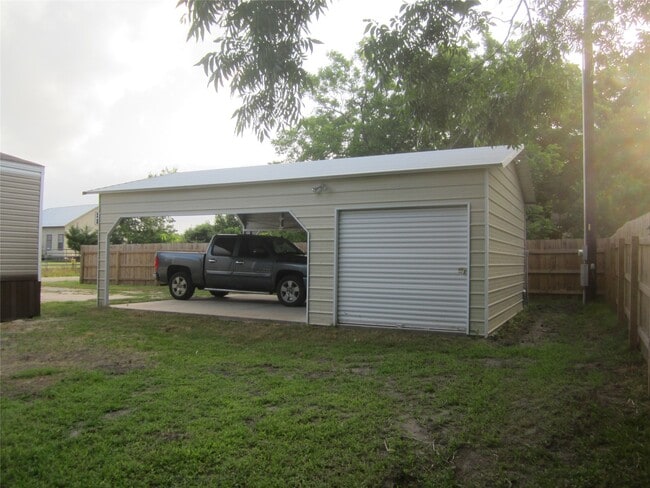 9245 Browning St in Chappell Hill, TX - Building Photo - Building Photo