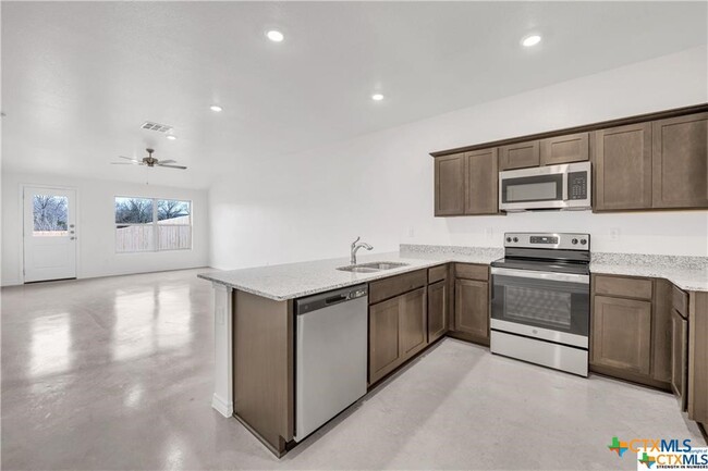 1210 Lehmann Dr in Copperas Cove, TX - Building Photo - Building Photo