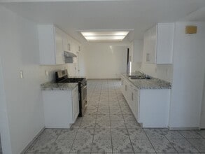 4878 Sanchez Dr in Guadalupe, CA - Foto de edificio - Building Photo