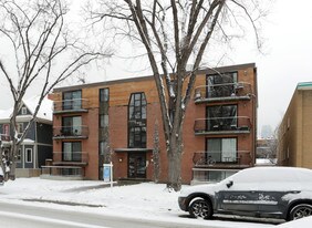 526 22nd Ave in Calgary, AB - Building Photo