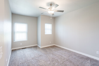 Rose Cottage Villas in Cedar Rapids, IA - Building Photo - Interior Photo
