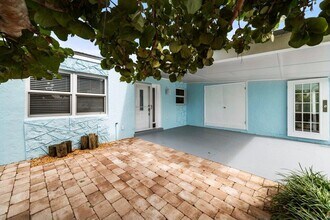 44 Aqua Ra Dr in Jensen Beach, FL - Building Photo - Building Photo