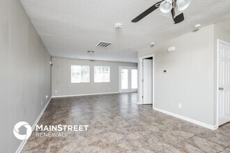 803 Topsail Dr in Browns Summit, NC - Foto de edificio - Building Photo