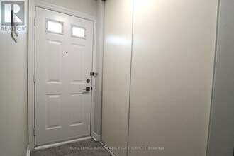 4140-4140 Foxwood Dr in Burlington, ON - Building Photo - Building Photo