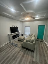 3026 E Monument St in Baltimore, MD - Building Photo - Building Photo