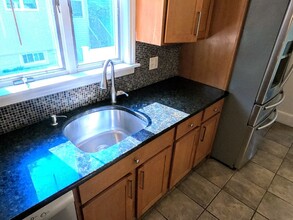 2 Victoria Ter, Unit 1 in Dedham, MA - Building Photo - Building Photo