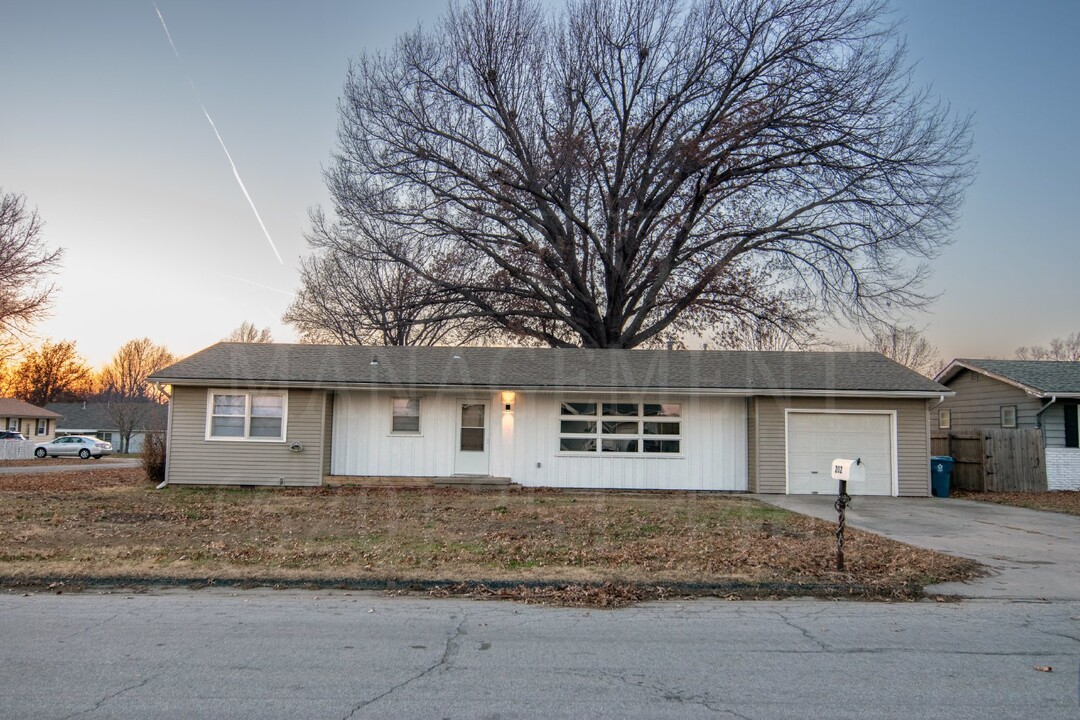 202 N Parkview St in Coffeyville, KS - Building Photo