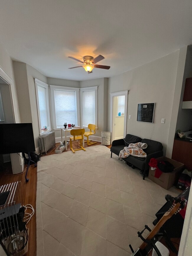 38 Hemenway St, Unit 30 in Boston, MA - Foto de edificio - Building Photo