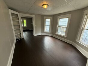 700 E 117th St in Cleveland, OH - Building Photo - Building Photo