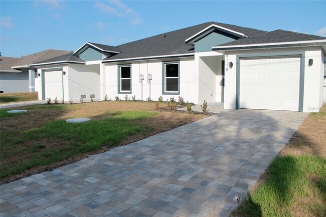 9116 Agate St in Port Charlotte, FL - Building Photo - Building Photo