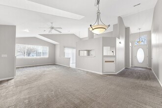 737 Hilltop Ln in Toledo, OH - Building Photo - Building Photo