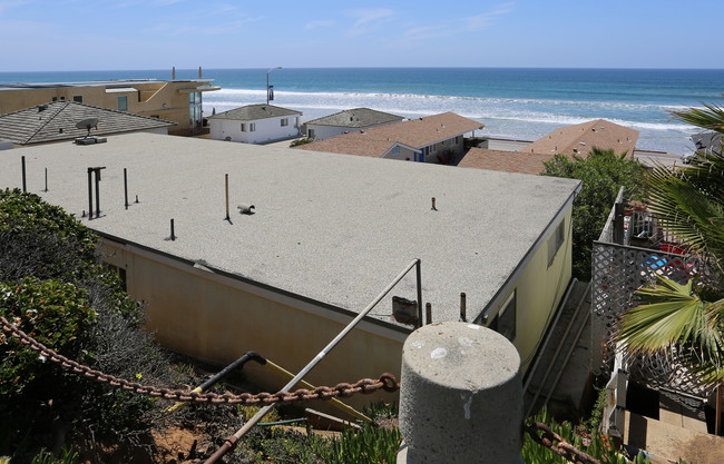 A Strand of Paradise in Oceanside, CA - Building Photo - Building Photo