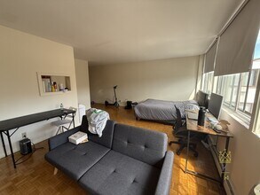 1455 Commonwealth Ave, Unit 514 in Boston, MA - Foto de edificio - Building Photo