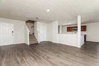10706 Hunters Pond in San Antonio, TX - Building Photo - Building Photo