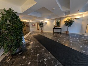 1933 Commonwealth Ave, Unit 407 in Boston, MA - Building Photo - Building Photo