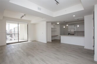 999 SW 1st Ave, Unit uph11 in Miami, FL - Building Photo - Building Photo