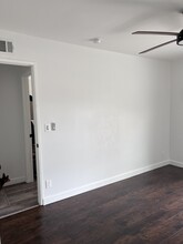 22848 Cantara St in Los Angeles, CA - Building Photo - Building Photo