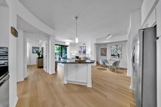 Aviah Flagler Village in Fort Lauderdale, FL - Foto de edificio - Building Photo