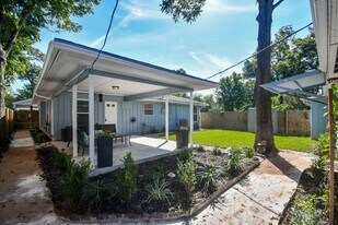 4113 Edison St in Houston, TX - Building Photo