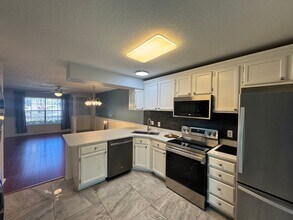 5477 Lake Margaret Dr in Orlando, FL - Building Photo - Building Photo