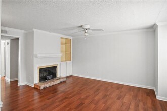6635 Valleyside Rd in Austin, TX - Building Photo - Building Photo