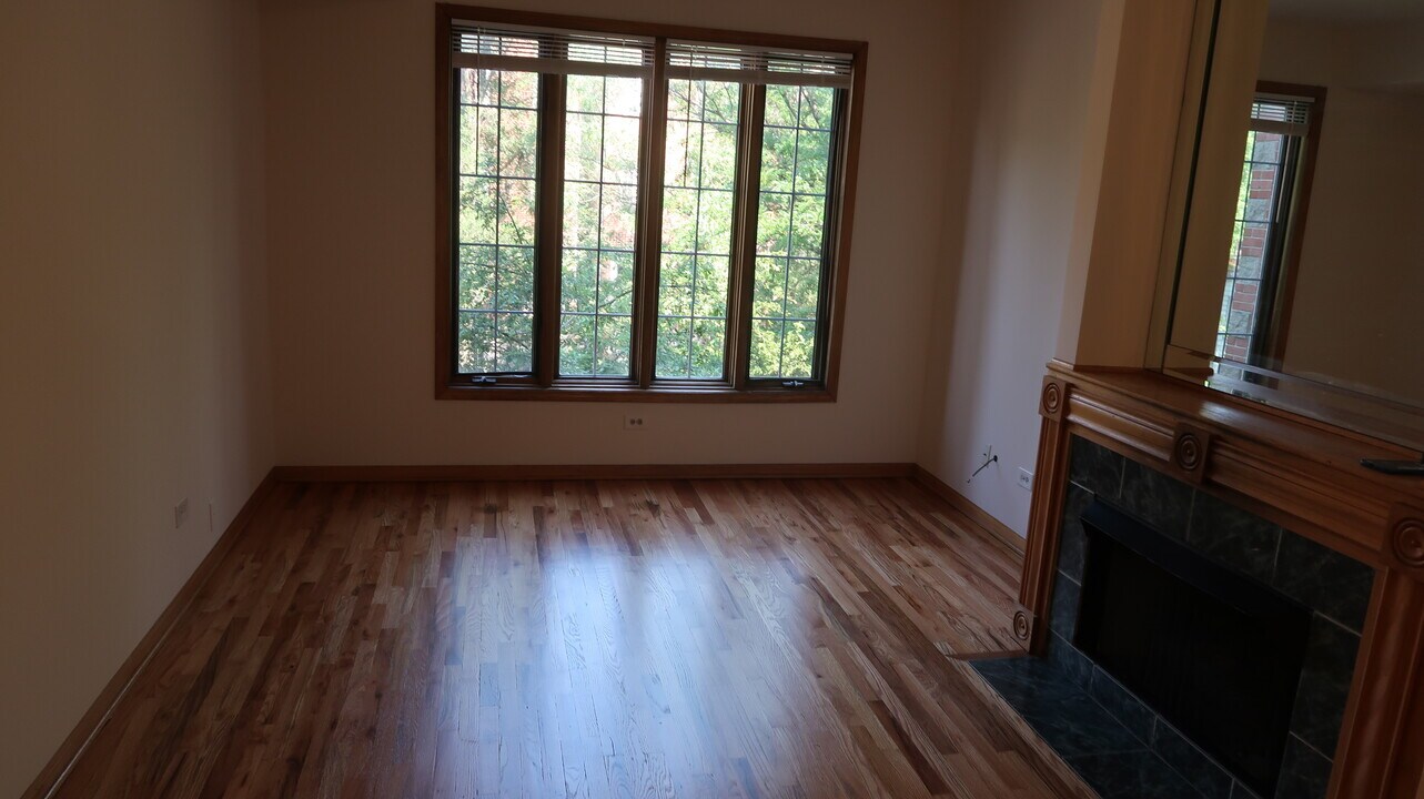 1430 N Bosworth Ave, Unit 2 in Chicago, IL - Building Photo