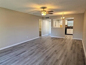 701 Russell Ln in Brandon, FL - Building Photo - Building Photo