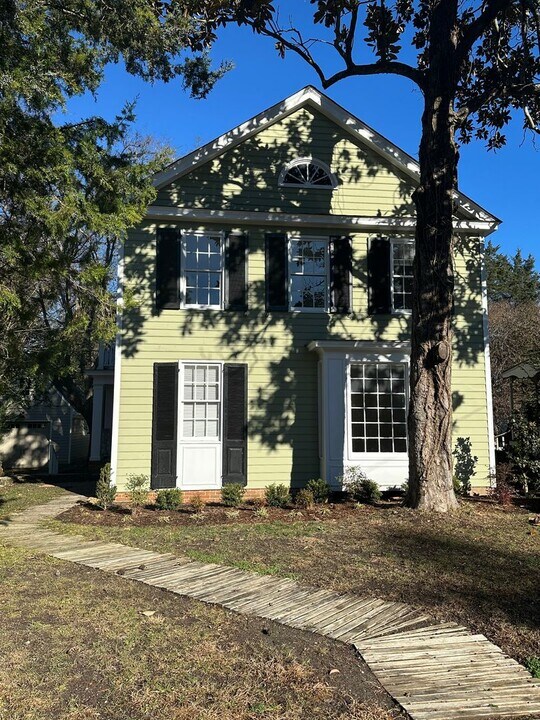 503 Newport Ave in Williamsburg, VA - Building Photo